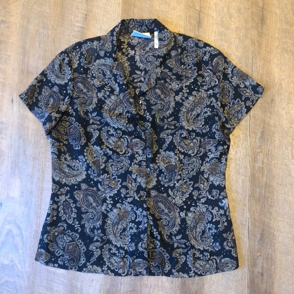 5/$20 First Issue size 10 vintage button down